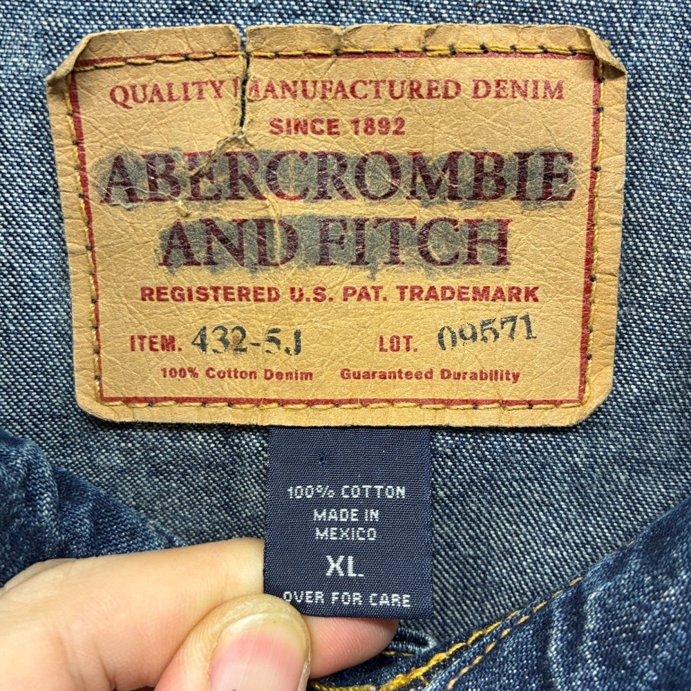 Abercrombie & Fitch Denim Jacket Men's XL Blue Trucker Distressed Vintage - Picture 7 of 12